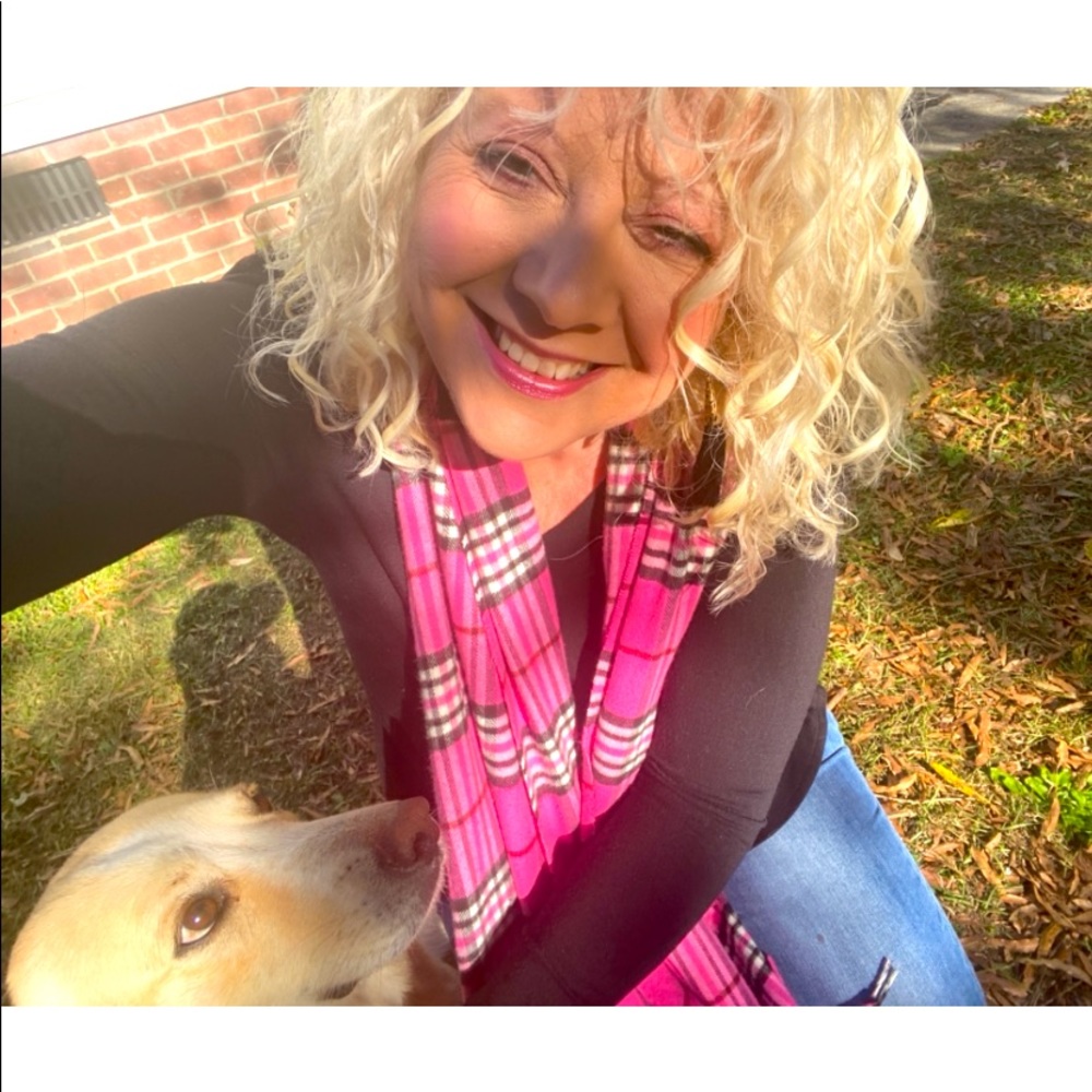 Meet your Posher, Nicole